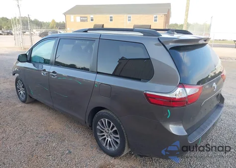 2018 Toyota Sienna Xle 8 Passenger z USA, uszkodzony, nr VIN 5TDYZ3DC8JS955965